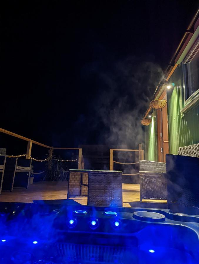 Bespoke Luxury Huts With Hot Tubs. Located In The Black Mountains. Llanveynoe Екстериор снимка
