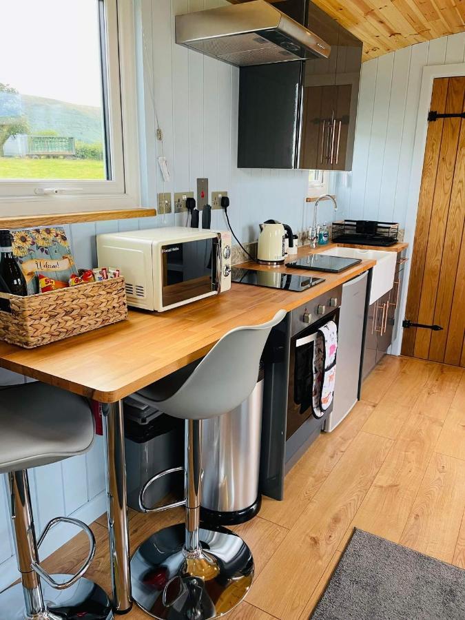 Bespoke Luxury Huts With Hot Tubs. Located In The Black Mountains. Llanveynoe Екстериор снимка