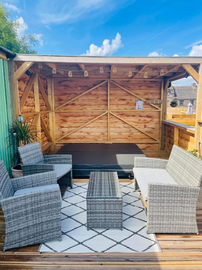 Bespoke Luxury Huts With Hot Tubs. Located In The Black Mountains. Llanveynoe Екстериор снимка