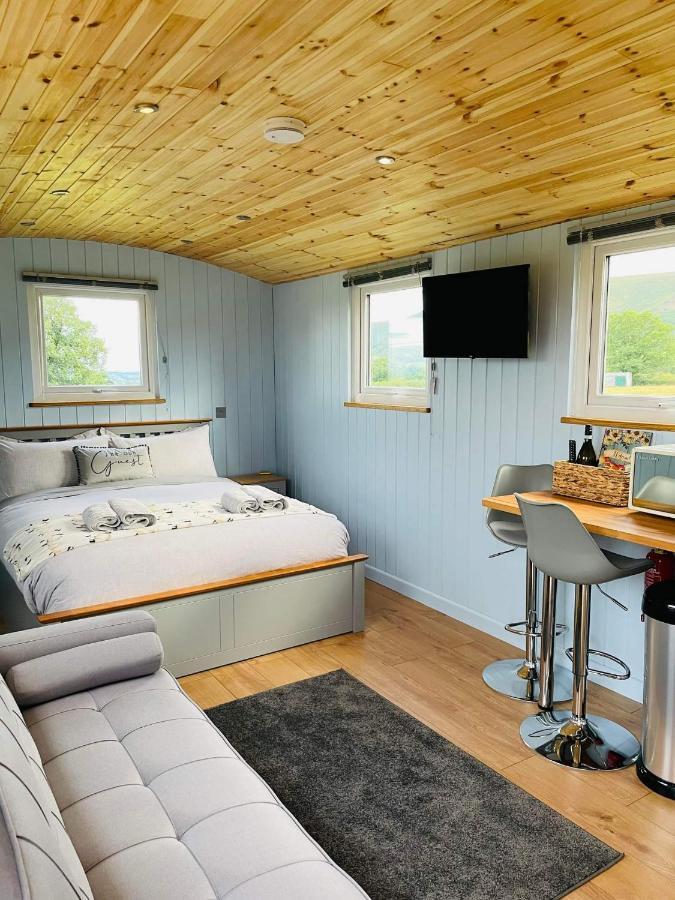 Bespoke Luxury Huts With Hot Tubs. Located In The Black Mountains. Llanveynoe Екстериор снимка