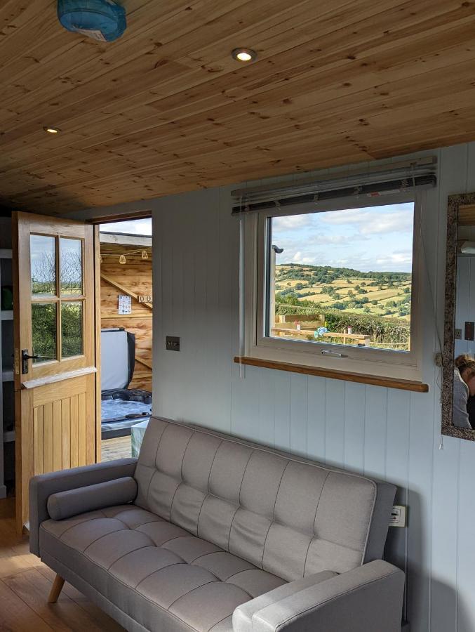 Bespoke Luxury Huts With Hot Tubs. Located In The Black Mountains. Llanveynoe Екстериор снимка